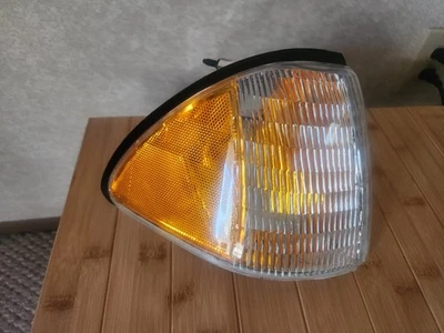 LUZ INDICADORA LATERAL DE PASSAGEIRO 87-93 (ÂMBAR) - Imagem 1 de 4