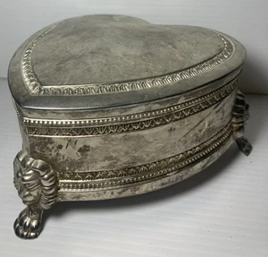 Vintage Silver Plated Heart Shaped Trinket Box Lions Head Feet Collectable - Picture 1 of 10