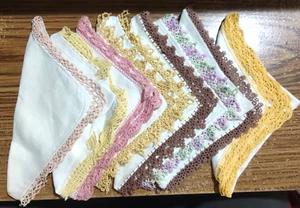 Set aus acht 11" quadratischen Leinenservietten mit handgestrickten bunten Kanten Pastelltönen - Bild 1 von 7