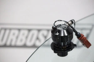Turbosmart BOV Kompact EM Plumb Back - for  VW GTI/Golf R MK7 - Picture 1 of 3
