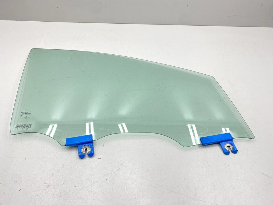 2017 - 2023 克莱斯勒太平洋前部右乘客侧门窗玻璃原始设备制造商 — 第 1/4 张图片