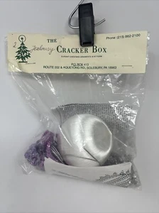 Vintage The Cracker Box Perlen Satin Weihnachtsschmuck Handwerk Eifersucht Neu aus altem Lagerbestand - Bild 1 von 5