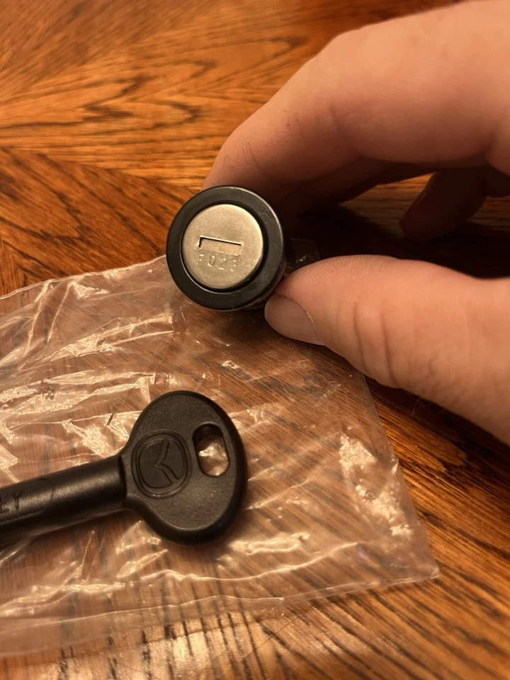 OEM FORD RANGER MAZDA B-SERIES TRUCK SPARE TIRE LOCK KEY SET NOS - Image 1 of 4