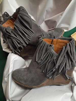 Bota LuckyBrand para mujer LK-YACHIN Storm con flecos talla 8M Foto 1 de 4