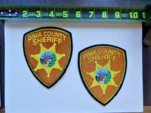 2 - Lotto toppe Pima County Sheriff's PD, Arizona AZ stella gialla marrone usate - Foto 1 di 2