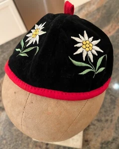 VTG c. 1972 Childs Traditional Tyrol Swiss Austria Beanie & Edelweiss Flower - Picture 1 of 6