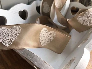 Taupe Band mit weißen Herzen Basteln, Hochzeit, Karten basteln, Nähen, Borte, Schleife, 1 mtr - Bild 1 von 4