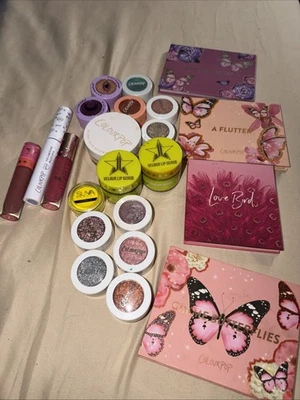 Makeup - Image 1 of 4