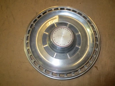 1969 69 Chevrolet Chevelle Hubcap Rim Wheel Cover Hub Cap 14" OEM USED 3030 - Image 1 of 4