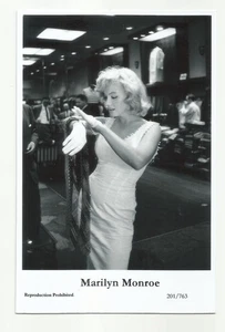 BX98) MARILYN MONROE SWIFTSURE PHOTO POSTCARD (201/763) FILMSTAR PIN UP GLAMOR - Picture 1 of 1