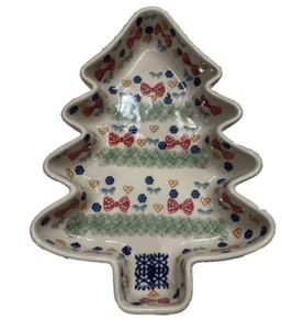 POLISH POTTERY BOLESLAWIEC CHRISTMAS SHAPE BAKER MOLD 9" BY 7" handmade signed - Picture 1 of 3
