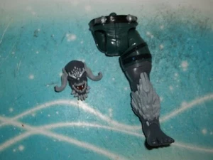 DC MULTIVERSE DOOMSDAY WAVE DAMIAN BAF RECHTES BEIN, HÜFTEN UND KOPF MATTEL SET - Bild 1 von 1