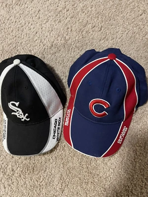 Lote de 2 gorras Chicago Hat Bundle para hombre talla única multicolor con tirantes -Cubs/Sox Foto 1 de 4