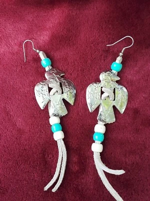 Pendientes caseros con pájaros de plata y cuentas turquesa Foto 1 de 2