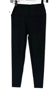 Women’s best NWT essential Black Cropped Leggings Women’s Size large Activewear - Picture 1 of 6