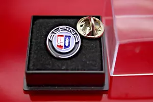 Alpina Pin Neu Original Anstecknadel 13mm IAA 2019 Schatulle lackiert Lapel BMW - Bild 1 von 7