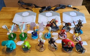 HUGE LOT OF DISNEY INFINITY  15 FIGURES, 4 CRYSTALS, AND 3 PORTAL BASES - Picture 1 of 11