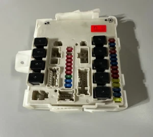 2007-2009 Nissan Xterra Titan Armada IPDM Engine Fuse Relay Box 284B6-ZE00C - Picture 1 of 5