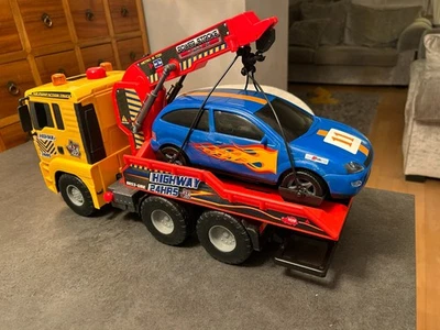 Dickie Toys Recovery lorry with car and pump action lifting mechanism 21 inchs  - Image 1 of 4