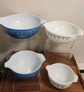 Pyrex Snowflake Garland Blue White Cinderella Mixing Bowl Complete Set Of 4 - Picture 1 of 11