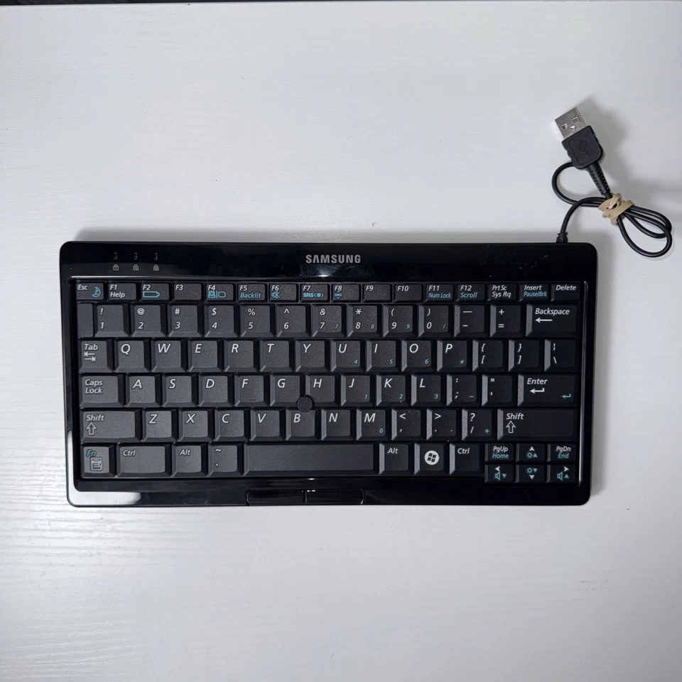 Samsung Laptop TV PC Wireless Keyboard AA-SK0TKBD/UK Black USB RARE - Image 1 of 4