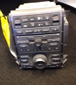 2009-2012 ACURA RL Audio Equipment Radio Receiver AM-FM-CD-MP3 6 Disc In Dash - Picture 1 of 5