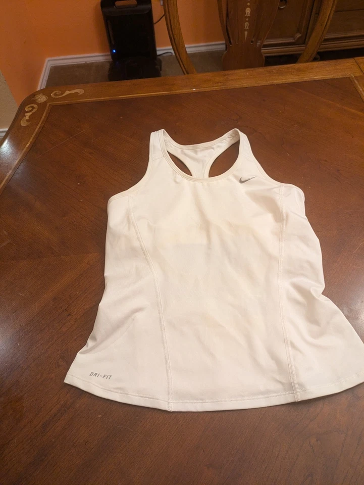 Camiseta sin mangas de entrenamiento Nike Dri-Fit blanca para mujer talla M Foto 1 de 4