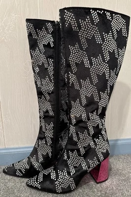 Betsey Johnson Naomy 女式靴子黑色带水钻 9M 码全新 — 第 1/4 张图片