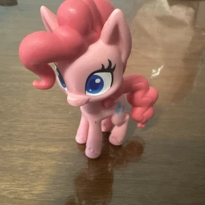Hasbro My Little Pony Pinky Pie Figurina 3" Vinile G4 L'amicizia è magia - Foto 1 di 5
