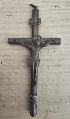 Crocefisso in Argento della Metà del XIX Secolo - Immagine 1 di 3