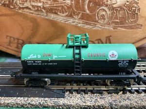 UNKNOWN MAKE N SCALE DOW SINGLE DOME TANKER - Picture 1 of 3