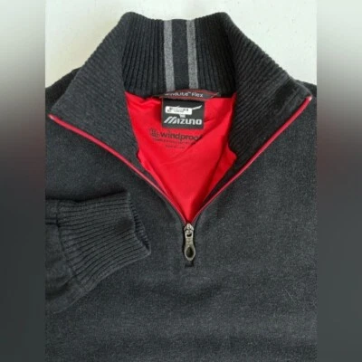 Chaqueta de golf pulóver Mizuno para hombre gris oscuro rojo forrada a prueba de viento 1/4 cremallera Foto 1 de 4