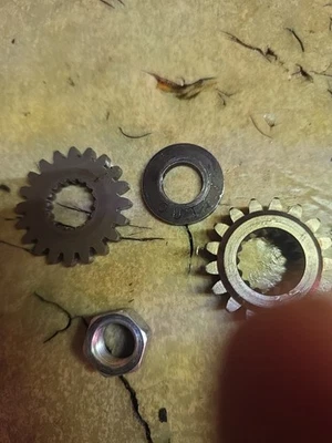 2000 85-07 HONDA CR80R CR80 CR80RB CR85R Crankshaft Primary Pump Drive Gear Nut - Image 1 of 2