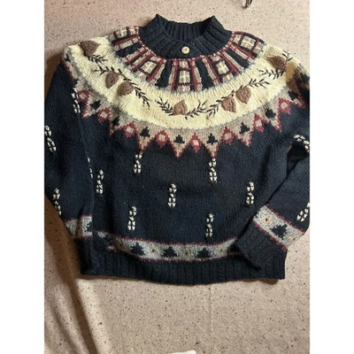 Suéter Henley de Colección St. John’s Bay Pequeño Negro Bellota Escena Bosque Foto 1 de 4