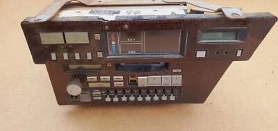 300ZX Z31 DIGITAL CLIMATE CONTROL AND STEREO CASSETTE RADIO 28115-25P00 - Image 1 of 4