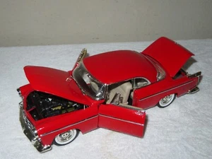1955 CHRYSLER C300 RED MOTORMAX 1:18 OPENING HOOD, DOORS & TRUNK - Picture 1 of 11