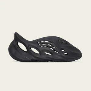 Adidas Yeezy Foam Runner Onyx HP8739  - Picture 1 of 5