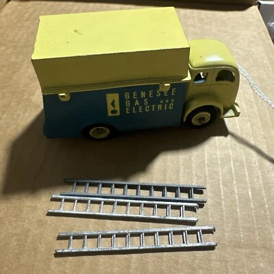 WINROSS Models Diecast Advertisement Truck: Genesee Gas and Electric 4" - Image 1 of 4