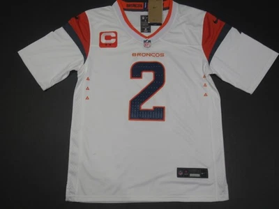 Camiseta deportiva blanca Patrick Surtian II Denver Broncos 2025-26 Capitanes parche juego para hombre Foto 1 de 4