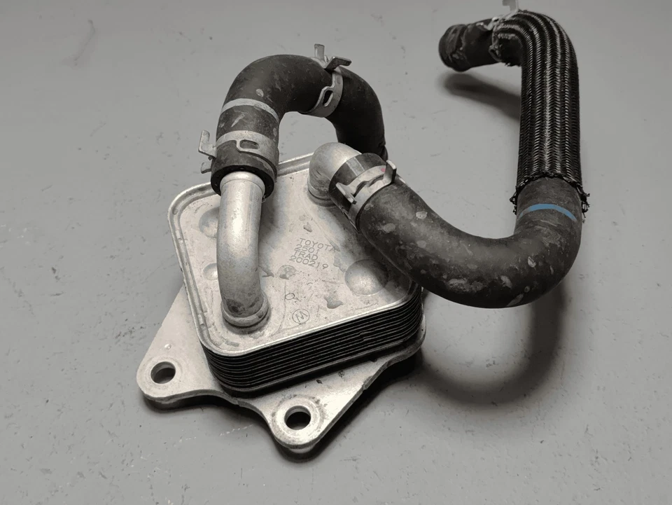 Enfriador de aceite de transmisión automática Toyota Rav4 2019-2025 híbrido de 2,5 L OEM Foto 1 de 4