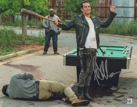JEFFREY DEAN MORGAN WALKING DEAD SIGNED 11X14 PHOTO AUTOGRAPHED BECKETT BAS COA Cover