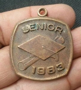 1983 USA UK MEDAL FOR GRADUATE STUDENTS CONVOCATION 17.65 GRAMS 33 MM L@@K - Picture 1 of 2