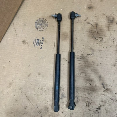 Amortiguador capó izquierdo derecho Infiniti G37 2008-2013 cupé 0027 Foto 1 de 4