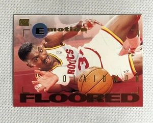 1994-95 SkyBox Emotion Hakeem Olajuwon #38 Basketball Karte Houston Rockets - Bild 1 von 2