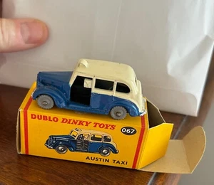 Vintage Dinky Toys Dublo 1:76 Austin Taxi Car #067 with box blue cream color - Picture 1 of 19
