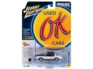 Johnny Lightning JLMC032A-2 Chevrolet Monte Carlo weiss/braun metallic 1980 1:64 - Picture 1 of 2