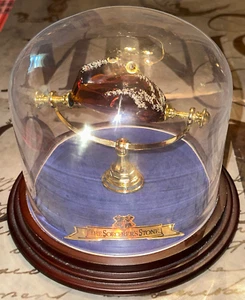 Réplica de utilería Harry Potter Noble Collection Sorcerer’s Stone con estuche de cúpula de vidrio - Imagen 1 de 8