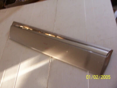  2000 2001 2002 LINCOLN CONTINENTAL RIGHT REAR DOOR TRIM MOLDING OEM USED GOLD  - Image 1 of 4