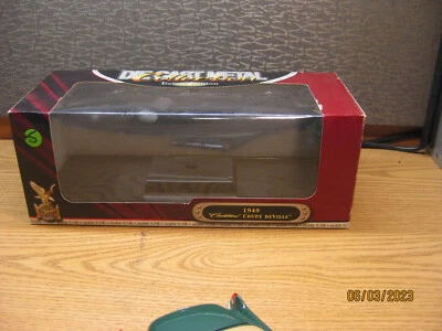 1/18 1949 Cadillac Coupe DeVILLE convertible, en verde por Road Legends # 92309 Foto 1 de 4