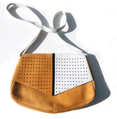 Bolso Bandolera Seducta Dos Tonos Francés Vintage Único Cuero Blanco Gamuza Tostada Foto 1 de 4